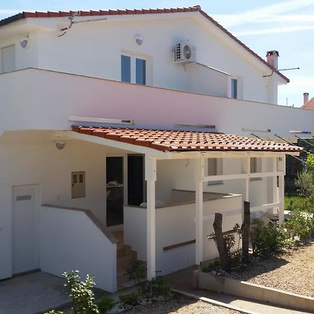 Apartments Maretic Mandre Esterno foto