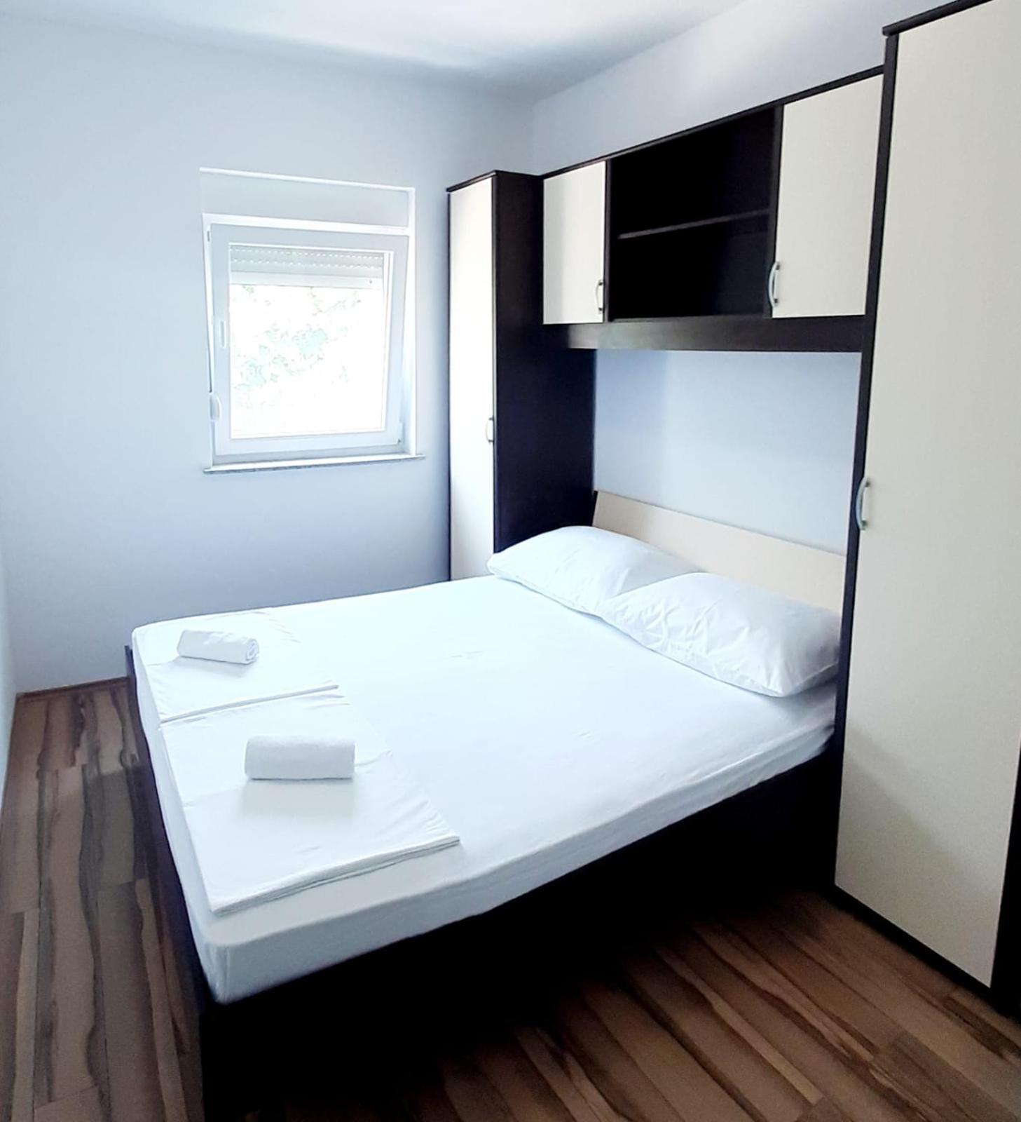 Apartments Maretic Mandre Camera foto