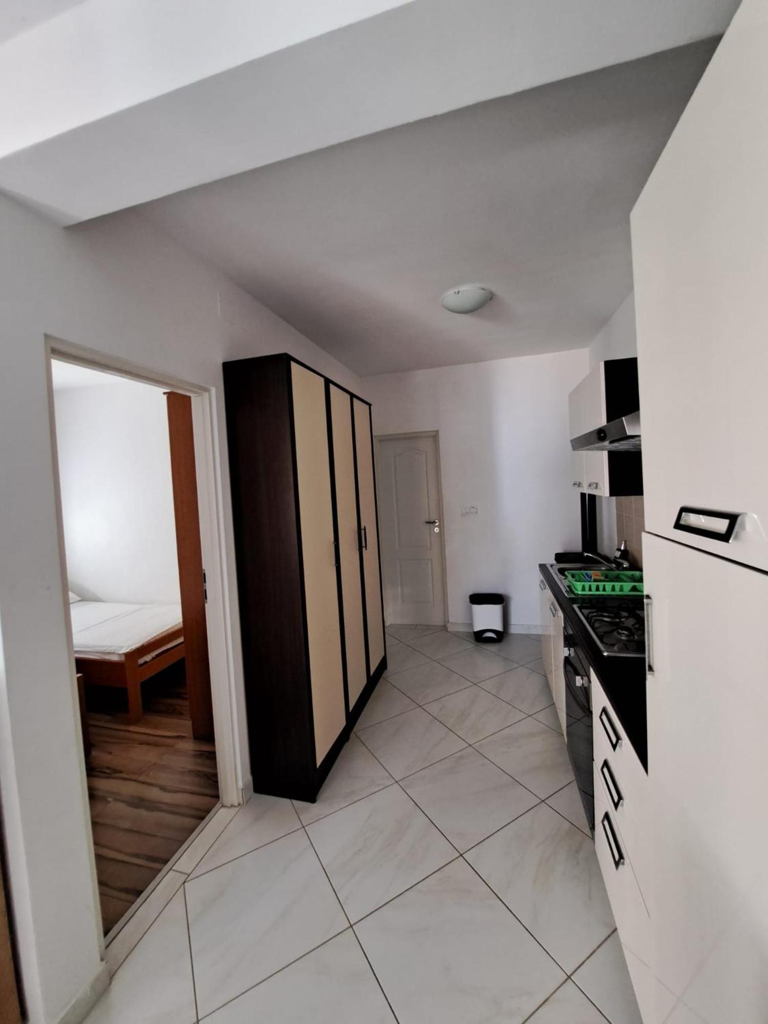 Apartments Maretic Mandre Esterno foto